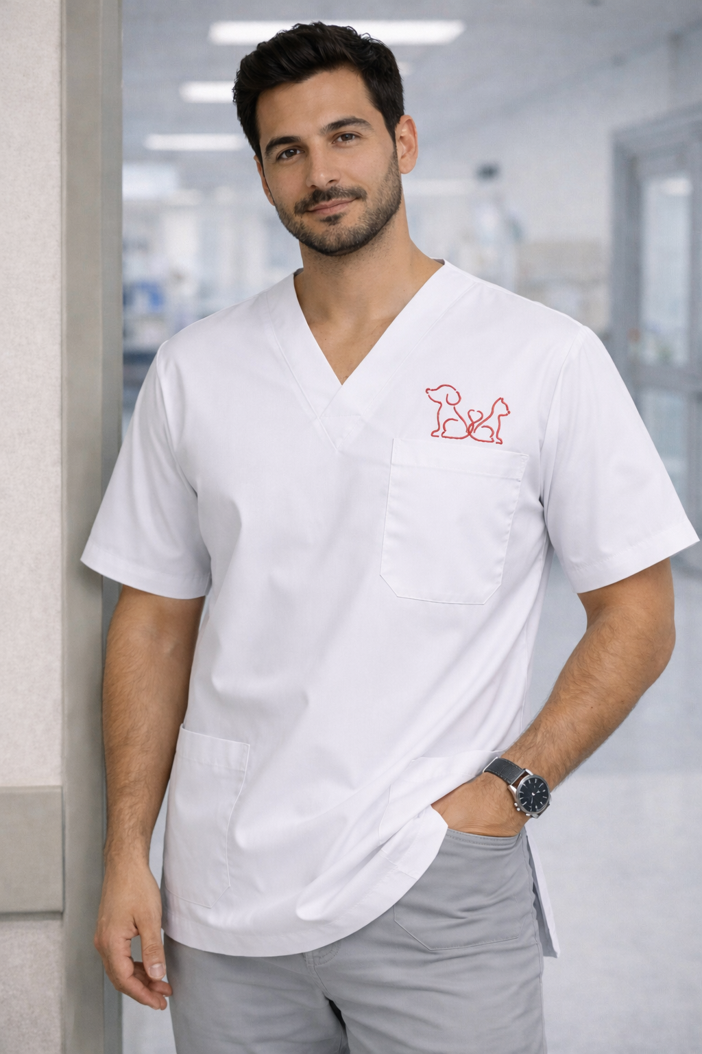 Erkek scrubs forma modeli beyaz medical scrubs üst doktor scrubs üniforma modern sağlık çalışanı kombini