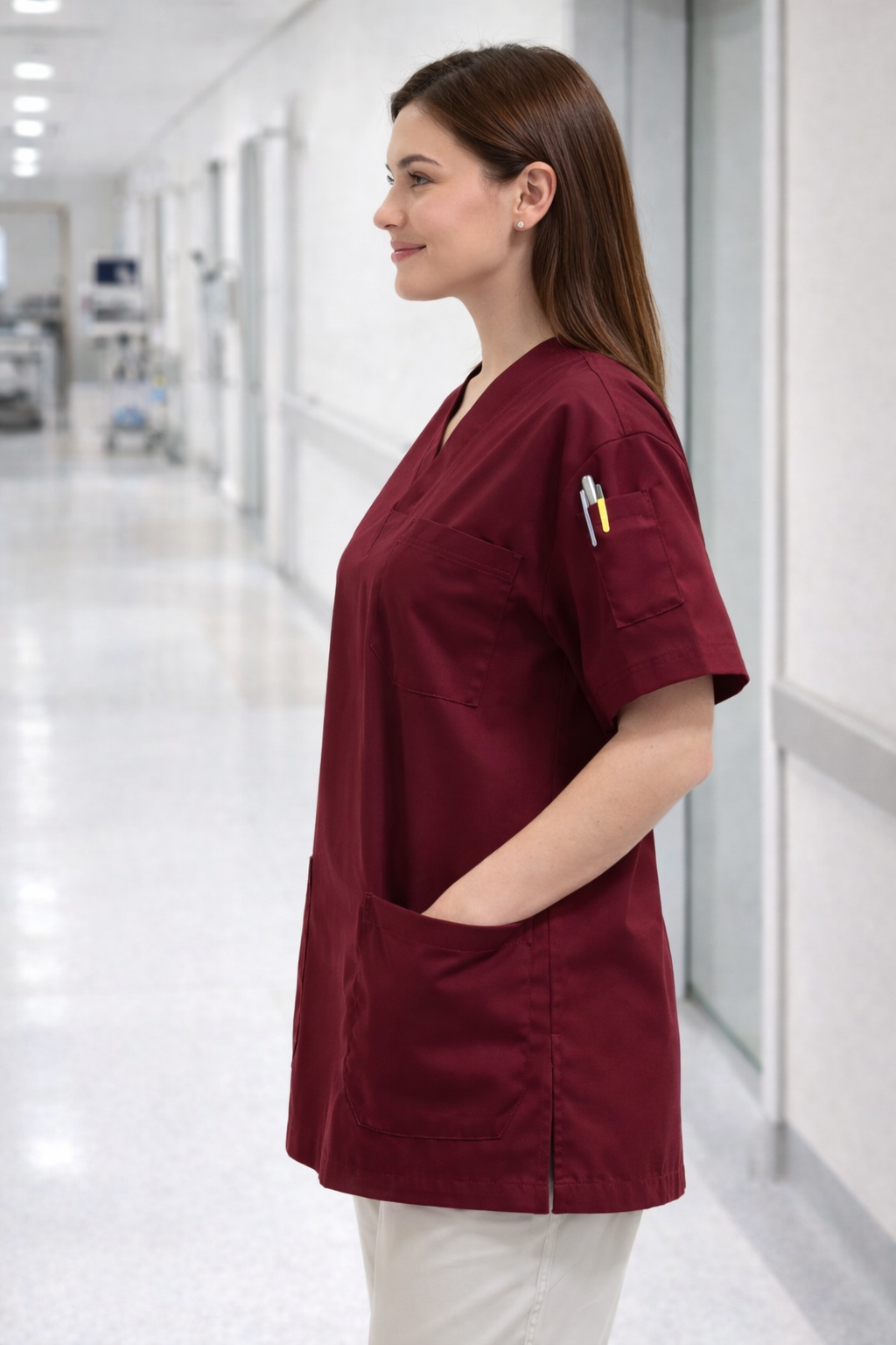 Doktor scrubs bordo forma, tesettür scrubs uyumlu medikal üniforma modeli